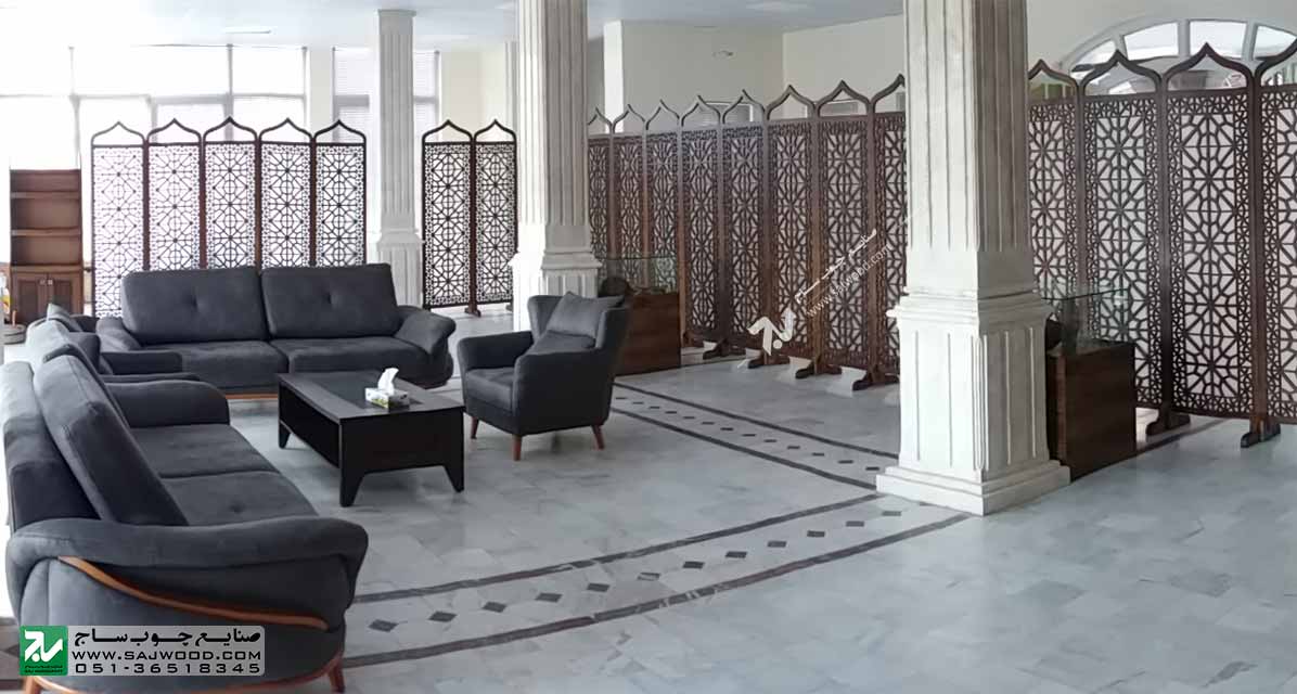 پارتیشن چوبی سنتی در دپارتمان جذب و سرمایه گذاری خارجی شهرداری شاندیز